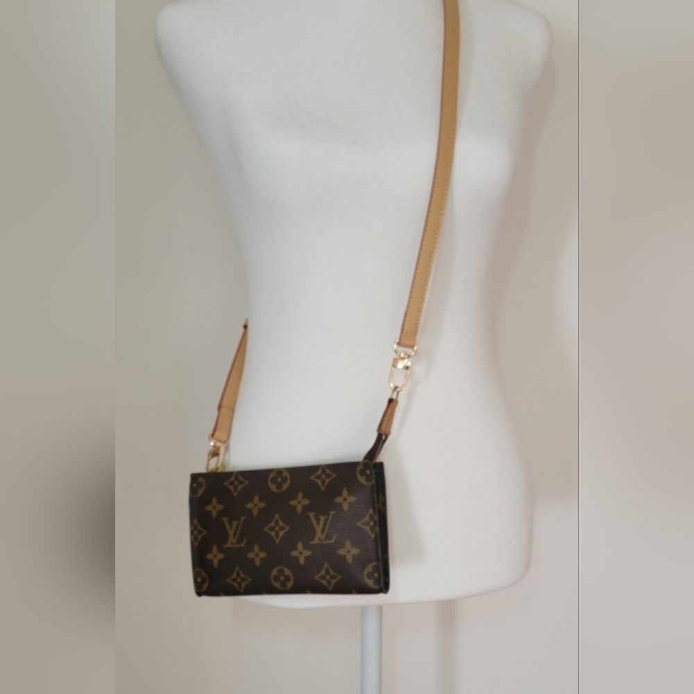 Authentic Louis Vuitton Brown Monogram Pouch - Picture 7 of 10